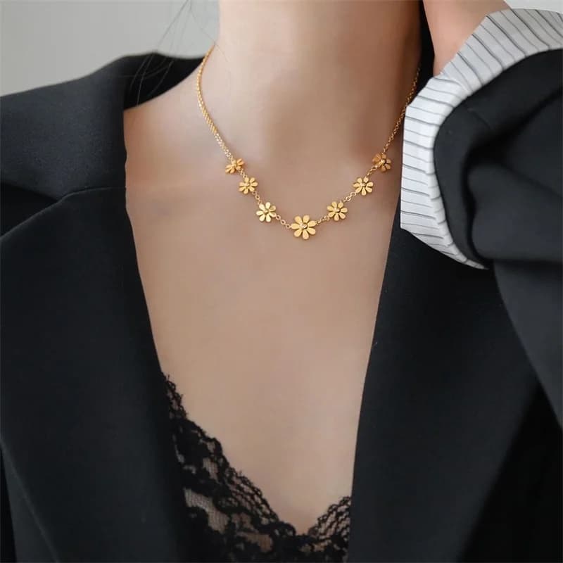 Creative Pendant Collar Necklace