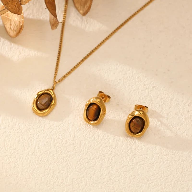 Vintage Brown Stone Pendant Necklace and Earrings Set