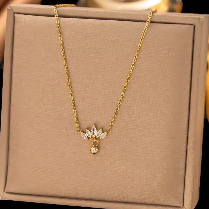 Natural Freshwater Pearl Pendant Necklace