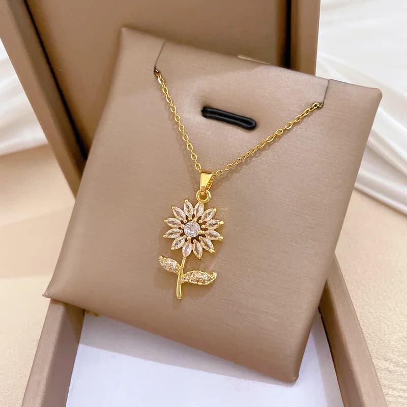 Gold Plated Maple Leaf Pearl Pendant Necklace