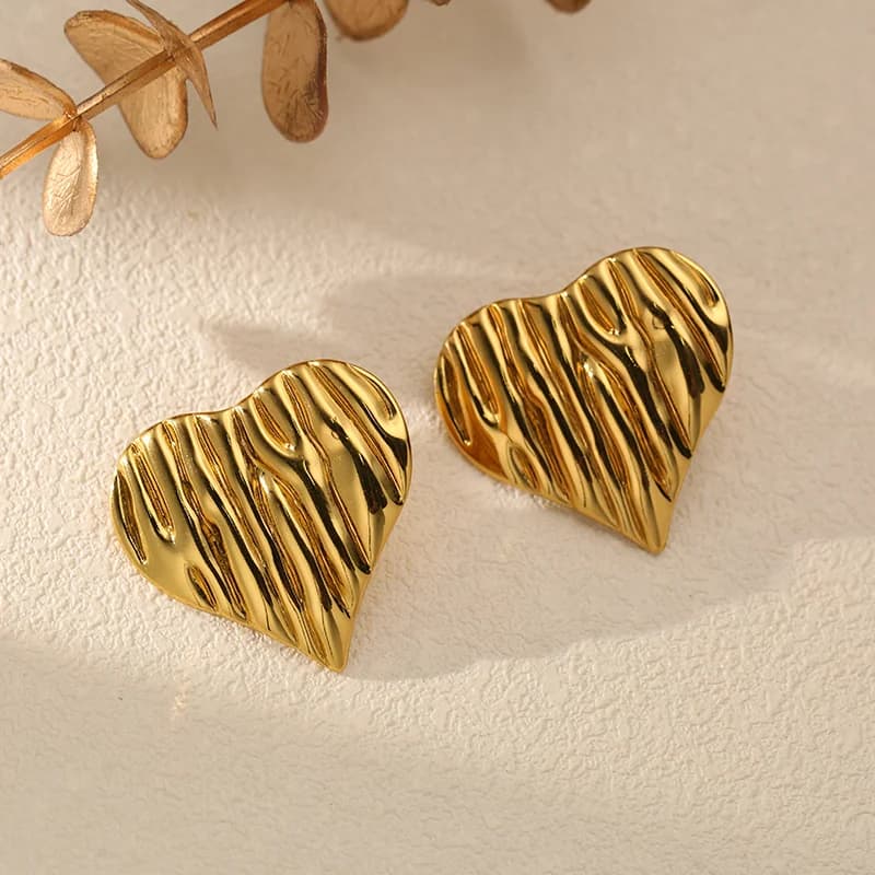Large Golden Heart Stud Earrings, 1 Pair