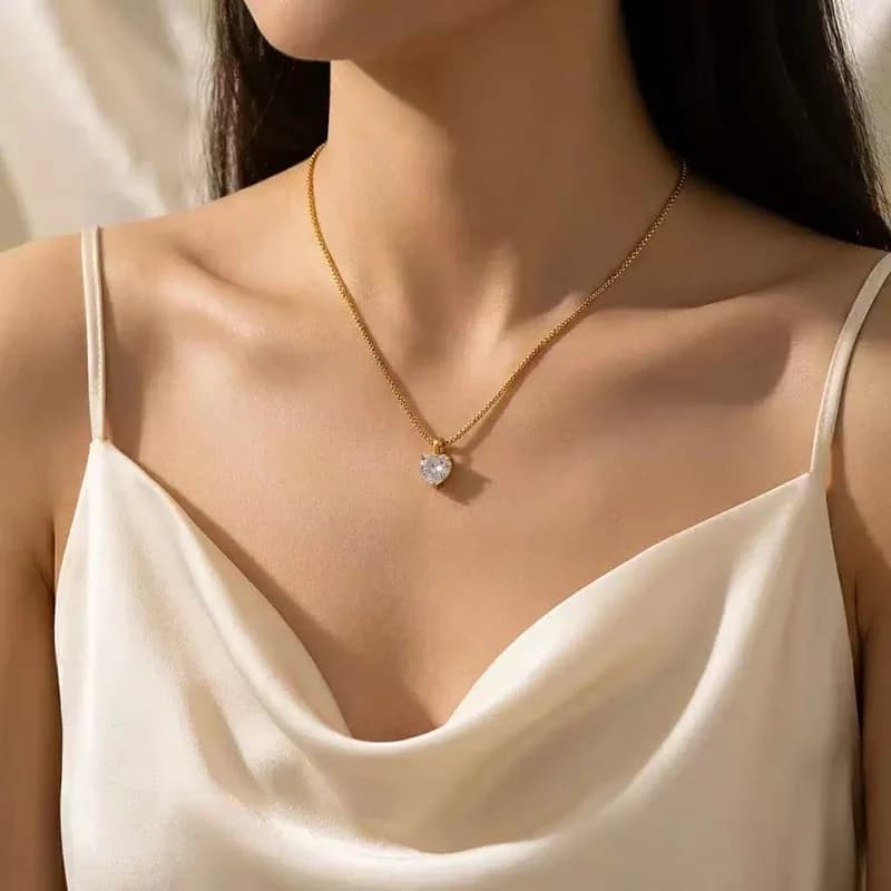 Shiny Cubic Zirconia Heart Collar Necklace