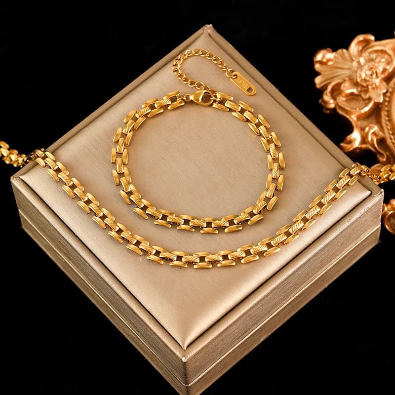 Gold Geometric Chain Necklace and Bracelet Set